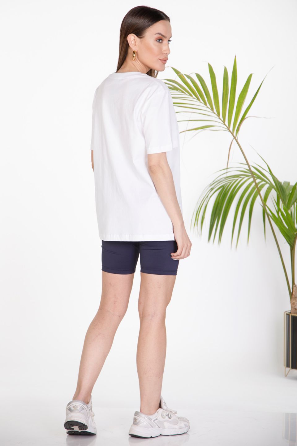 Basic t-shirt με στρογγυλή λαιμόκοψη