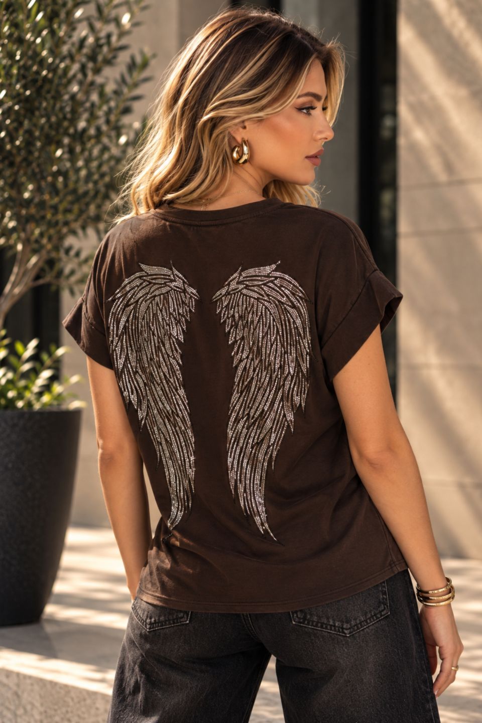 T-shirt "Angel" με φτερά από στρας στην πλάτη - ΚΑΦΕ ΣΚΟΥΡΟ