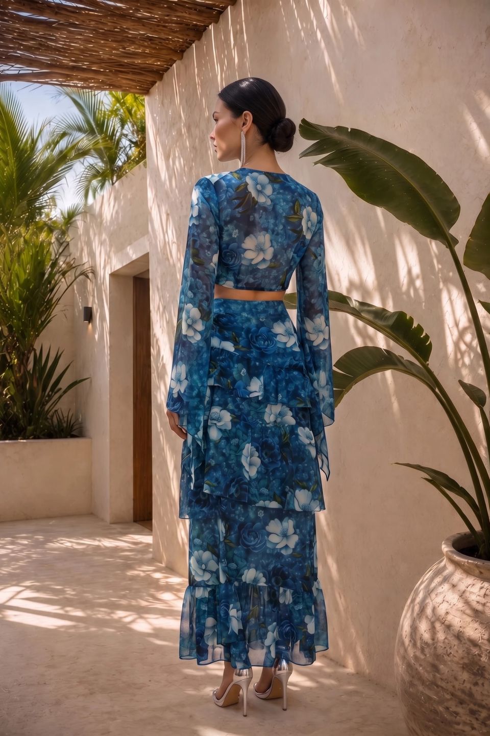 Φλοράλ σετ crop top μπλούζα και κρουαζέ φούστα με βολάν