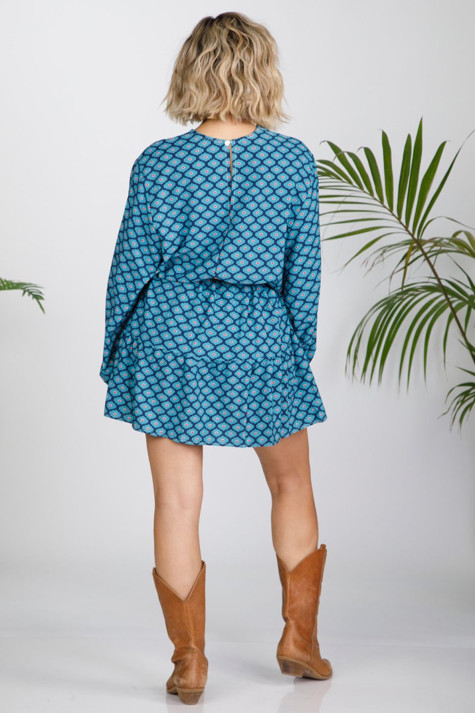 Mini εμπριμέ boho φόρεμα με βολάν