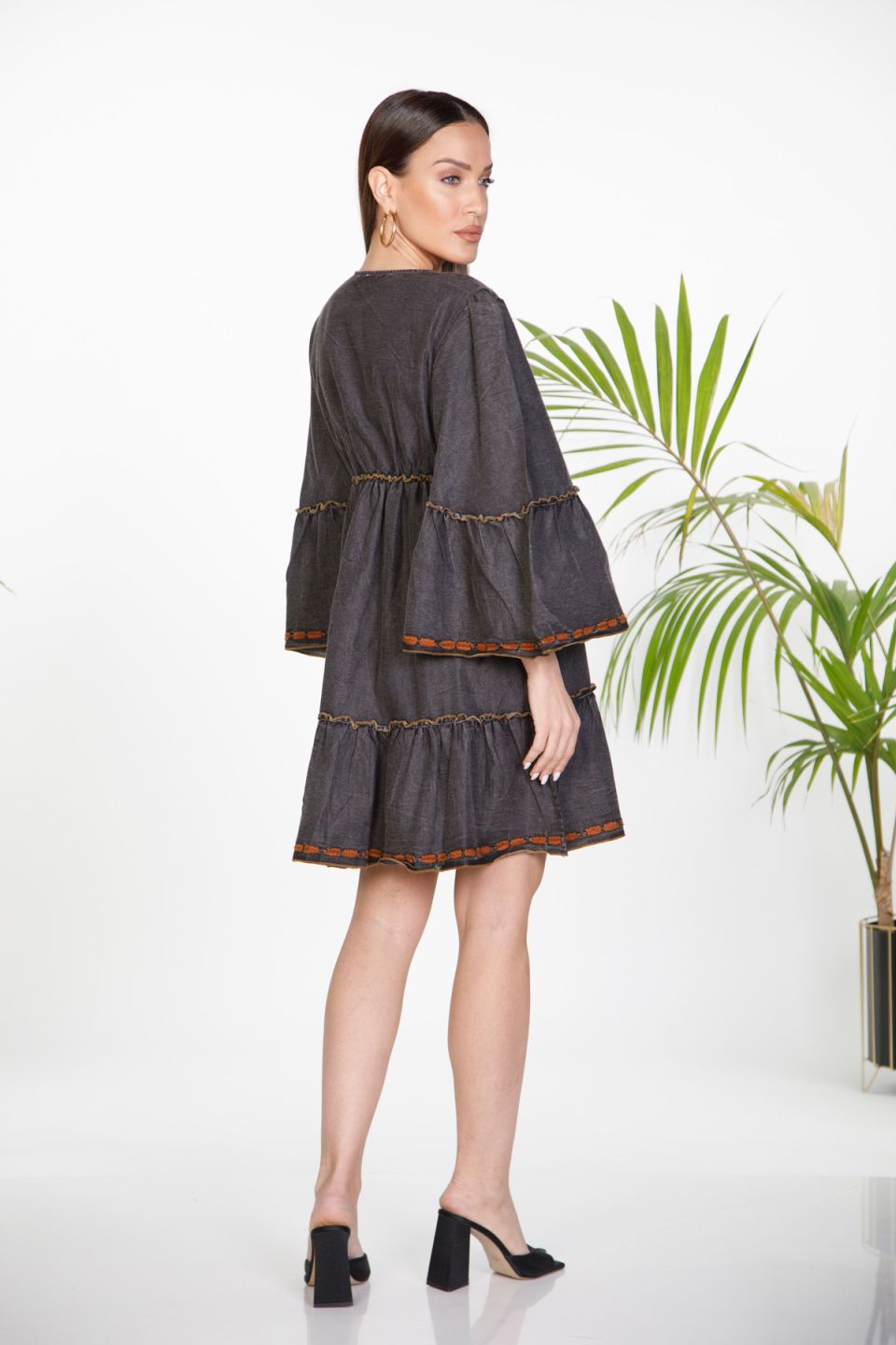 Denim boho φόρεμα με κεντήματα και βολάν