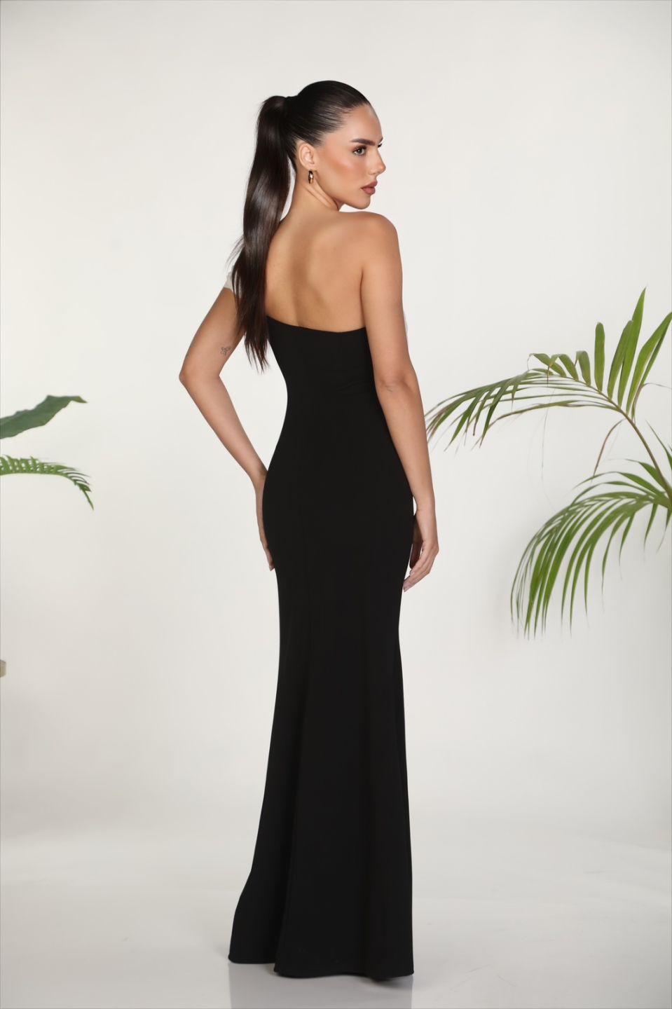 Maxi one-shoulder mermaid evening dress with contrast draping