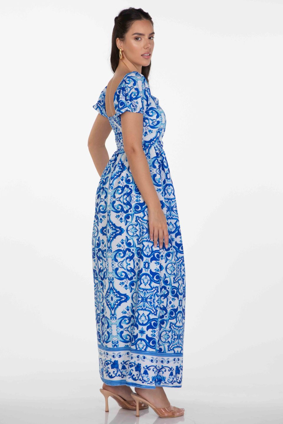 Maxi dress with renaissance print and puff sleeves