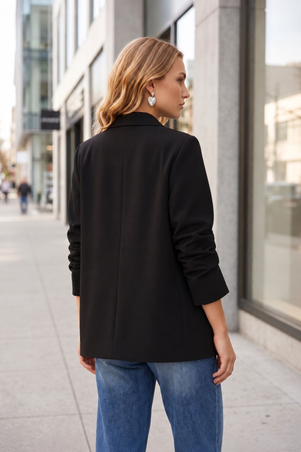 Oversize ανοιχτό σακάκι με σούρες στα μανίκια