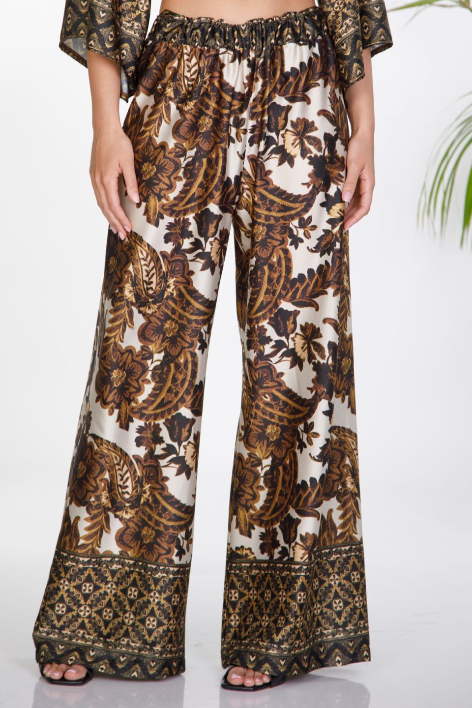 Σατέν παντελόνα με ethnic prints
