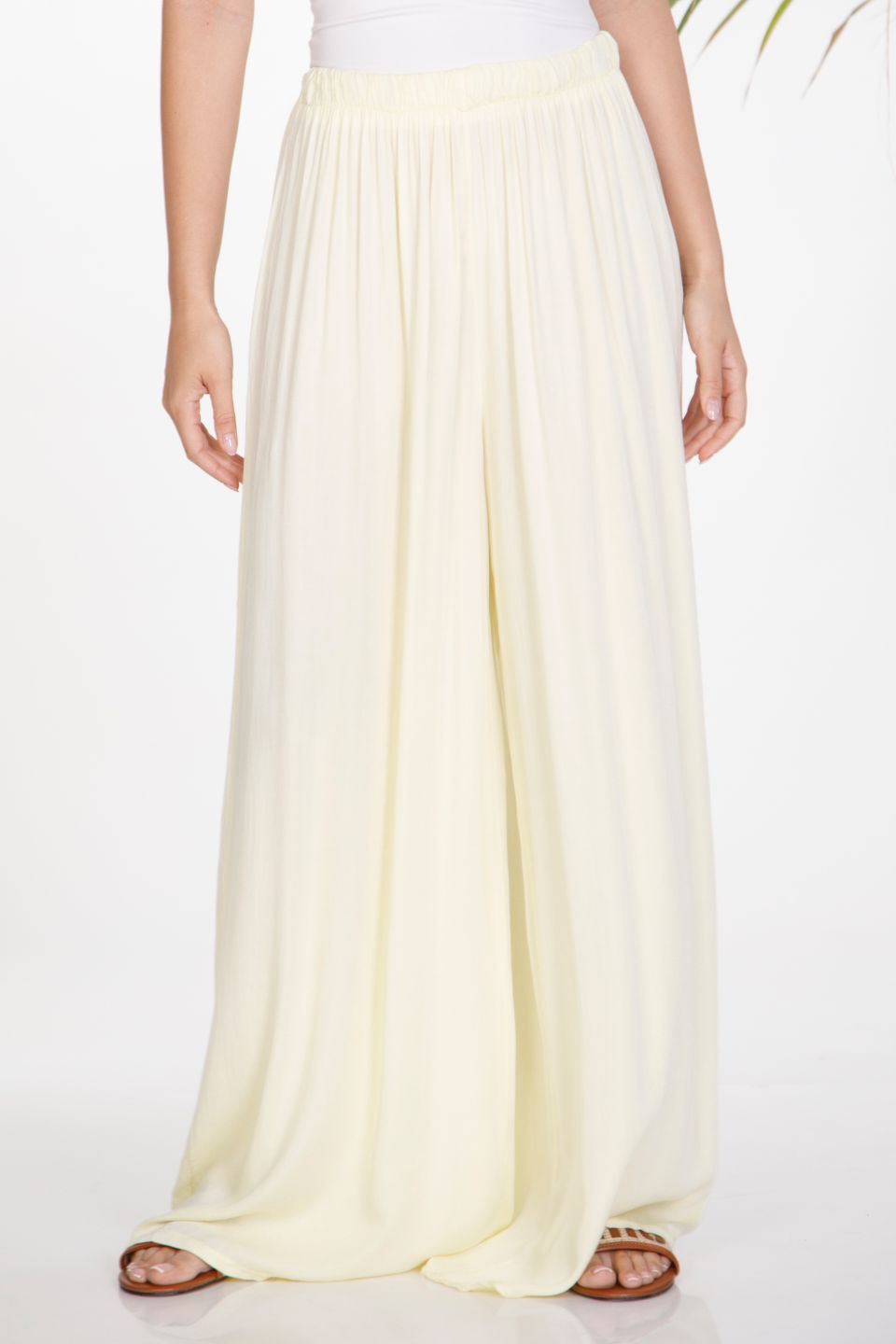 Elasticated waistband wide-leg trousers
