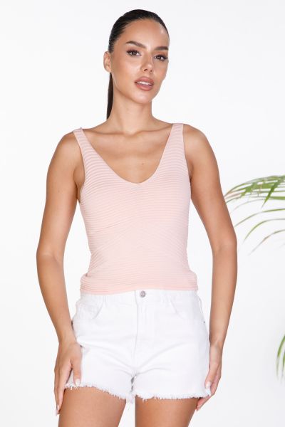 Ribbed knit V-neck top with chevron pattern