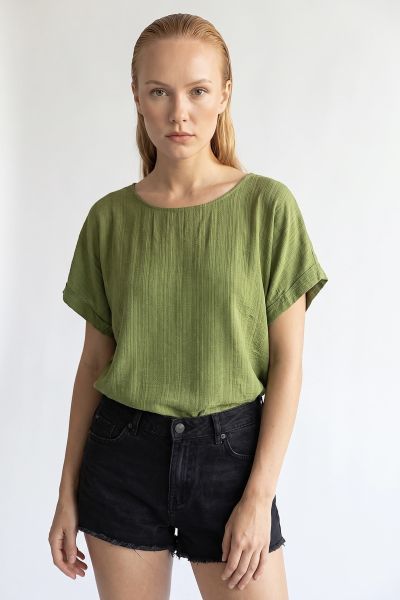 Μπλούζα oversize με κέντημα στην πλάτη