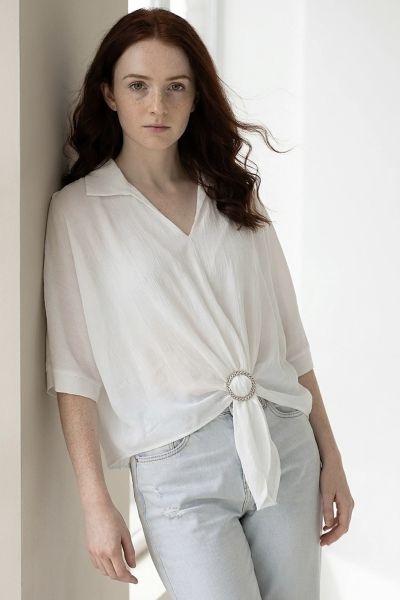 Short sleeve batwing top with buckle