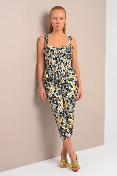 Corset στυλ τοπ με peplum και κάπρι παντελόνι σε σετ