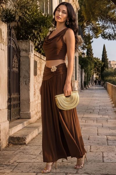 Σετ ντραπέ μπλούζα με αγκράφα και φούστα με σούρες