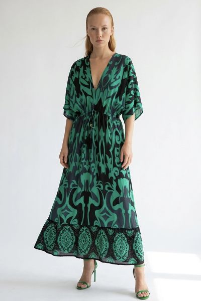 Φόρεμα boho εμπριμέ με φουντάκια