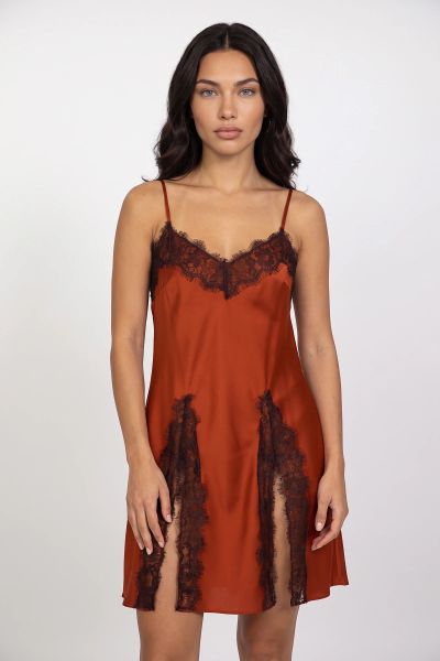 Δαντελένιο lingerie φόρεμα με ανοίγματα μπροστά