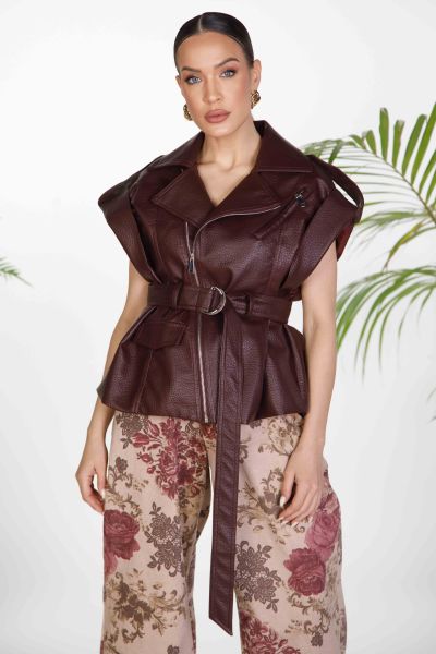 Αμάνικο jacket από δερματίνη με ζώνη