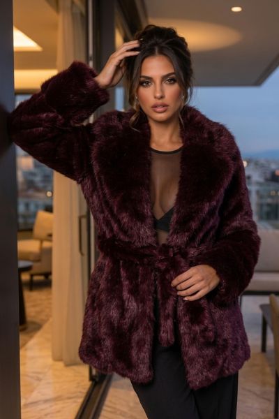 Γούνα κοντή με μεγάλο γιακά και ζώνη