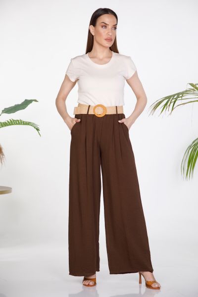 High-waisted pants with straw belt