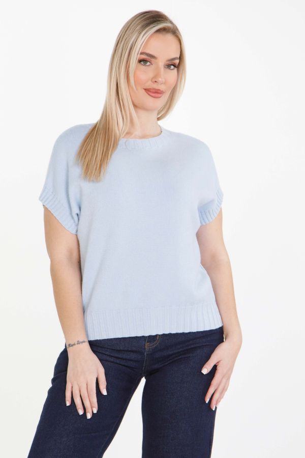 Short-sleeved knitted blouse