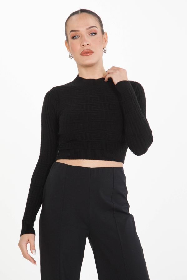 Knitted crop top with mao collar and meander pattern