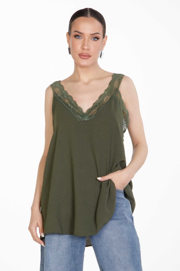 Sleeveless lingerie top with lace details