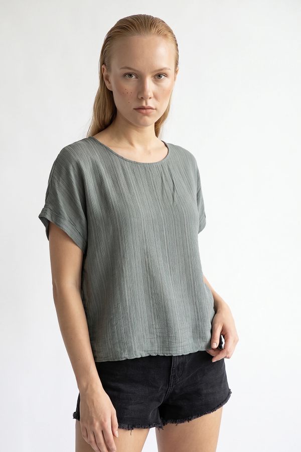 Μπλούζα oversize με κέντημα στην πλάτη
