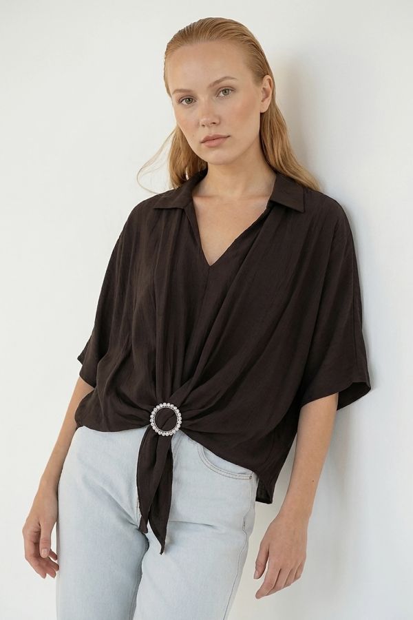 Short sleeve batwing top with buckle