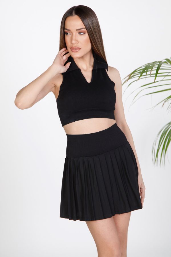 Σετ crop top με γιακά και πλισέ φούστα με σορτς