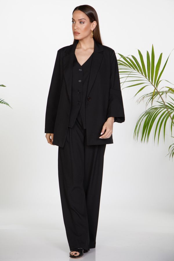 Three-piece set of blazer, vest, and trousers with button closure