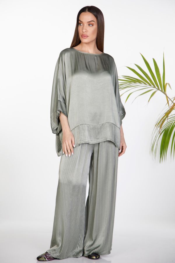 Oversize σατέν σετ μπλούζα μανίκι νυχτερίδα & παντελόνα ριγέ