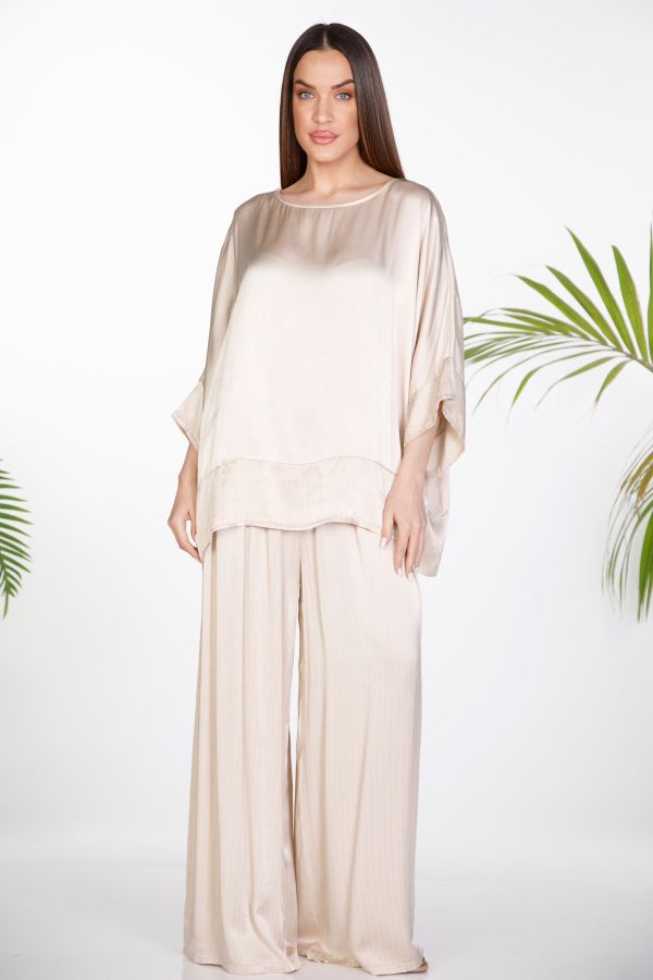 Oversize σατέν σετ μπλούζα μανίκι νυχτερίδα & παντελόνα ριγέ