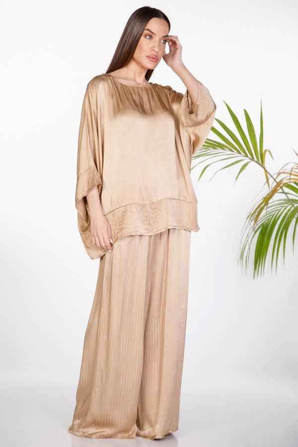 Oversize σατέν σετ μπλούζα μανίκι νυχτερίδα & παντελόνα ριγέ
