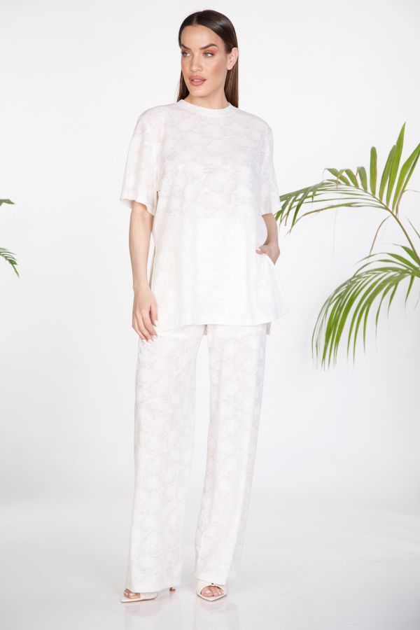 Σετ με ανάγλυφο floral pattern, see-through εφέ και ενσωματωμένο σορτς
