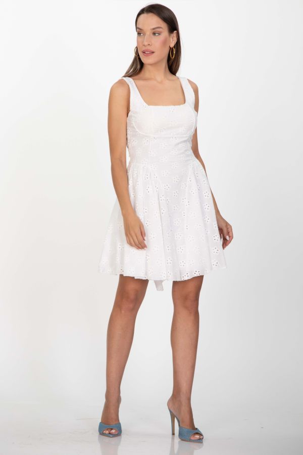 Mini αμάνικο φόρεμα με broderie κέντημα