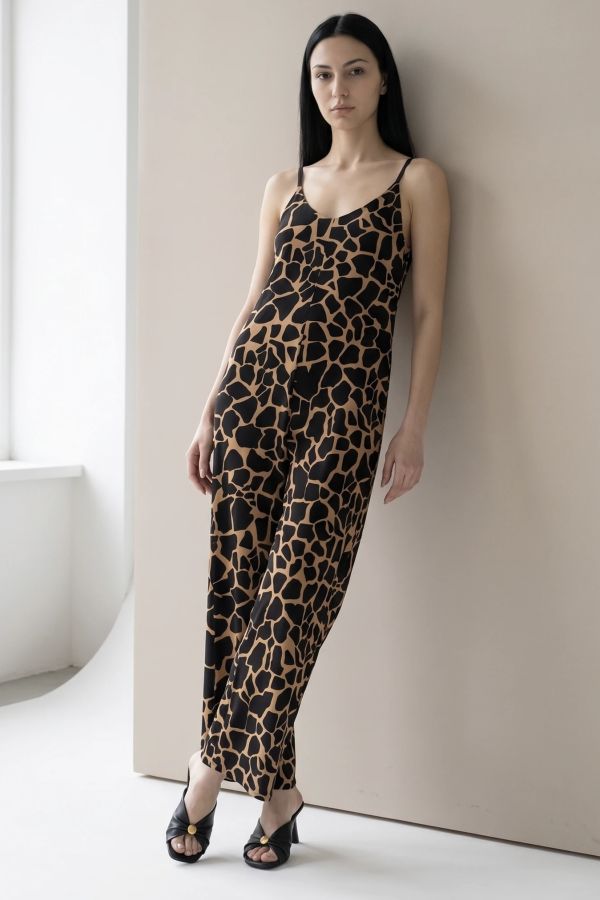 Ολόσωμη φόρμα animal print με λεπτή τιράντα