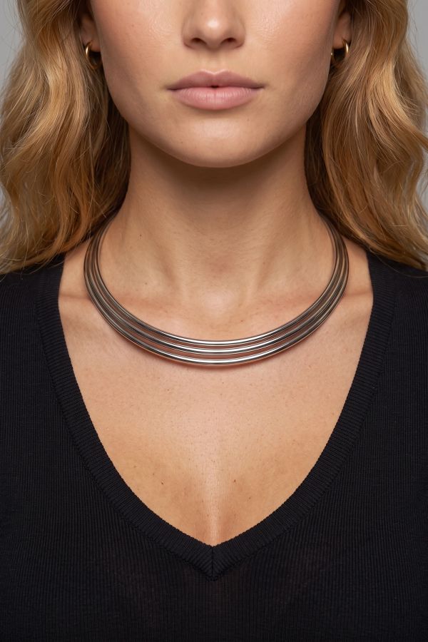 Σταθερό κολιέ choker με τρεις σειρές