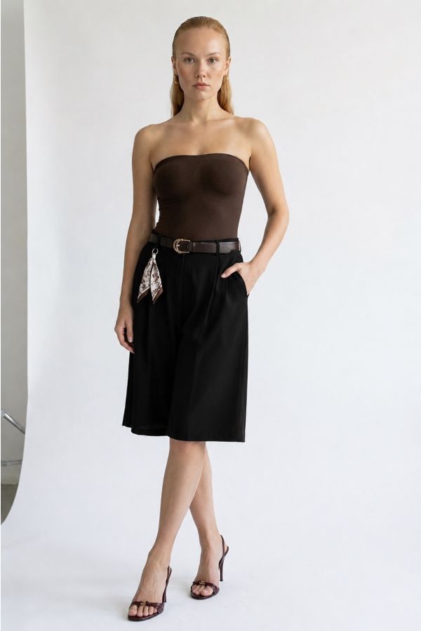 High-waisted culottes with belt and keychain