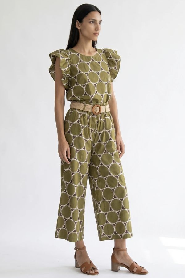 Culottes with circle pattern and straw belt
