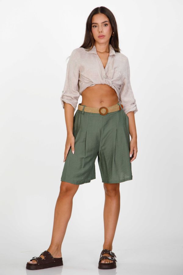 Βερμούδα με πιέτες και ψάθινη ζώνη