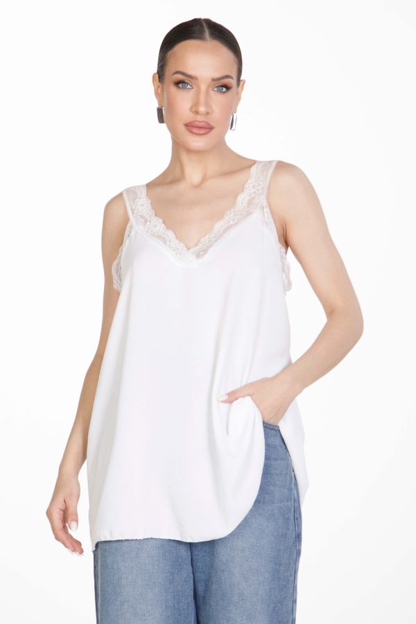 Sleeveless lingerie top with lace details