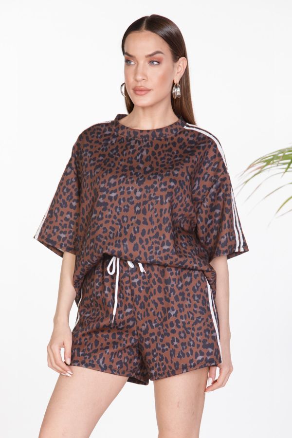 Leopard print t-shirt and shorts set with side stripes
