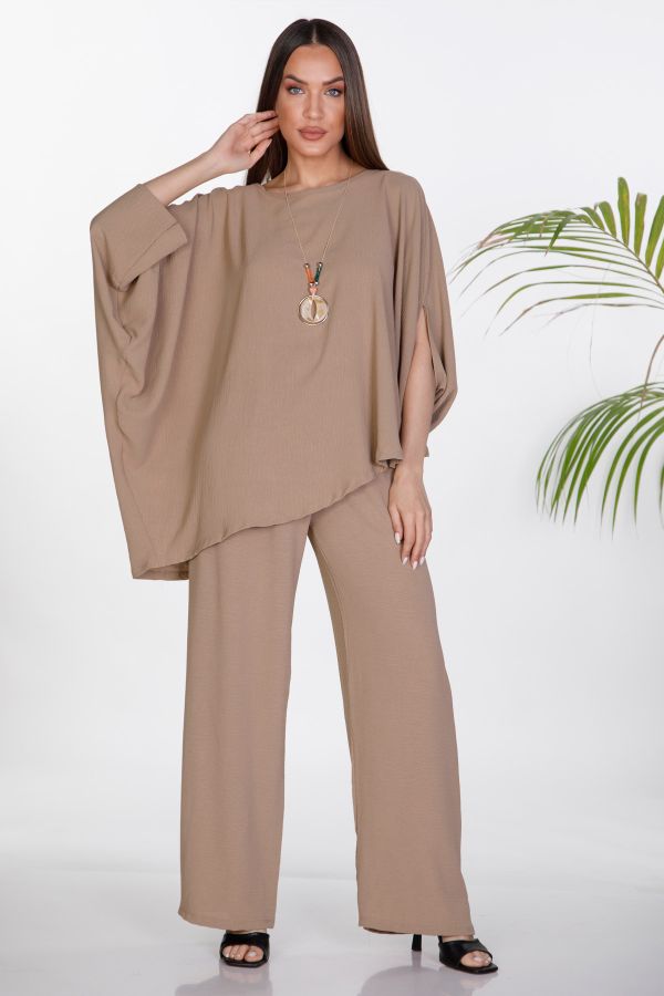 Σετ ασύμμετρη oversize μπλούζα με κολιέ και παντελόνι