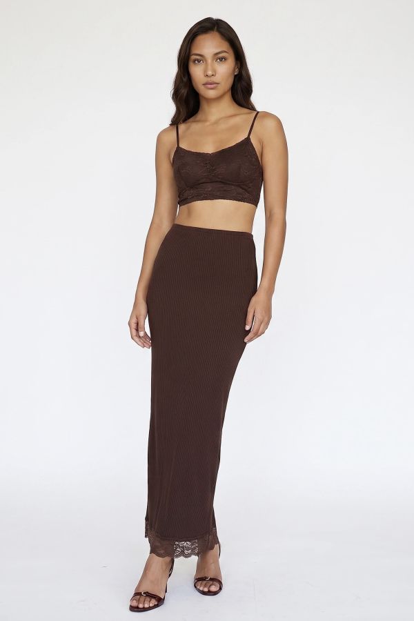 Σετ crop top από δαντέλα και ριμπ φούστα