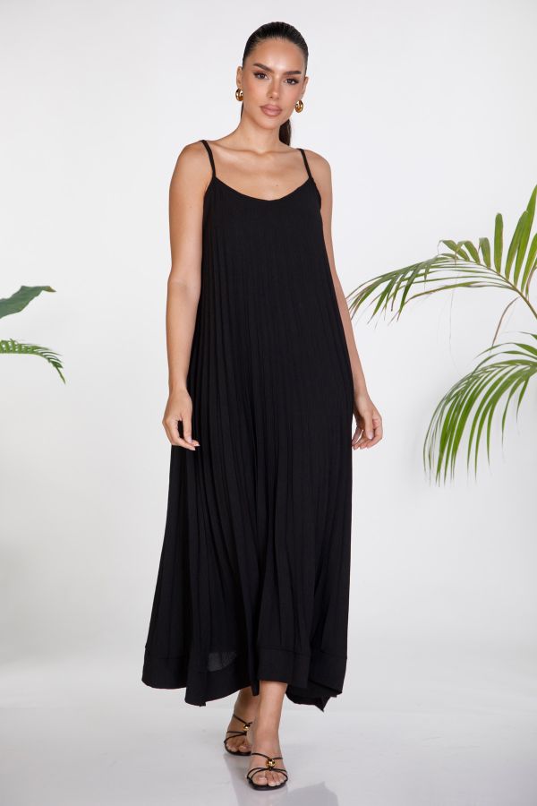 Maxi pleated strappy dress
