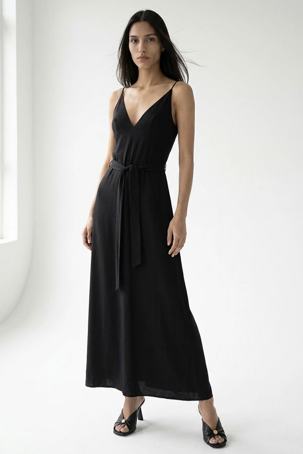 Maxi strappy dress with cups and belt