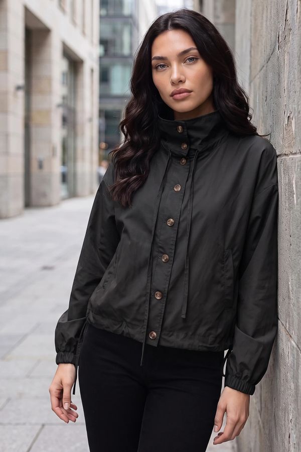 Ελαφρύ jacket με ψηλό γιακά και κορδόνια