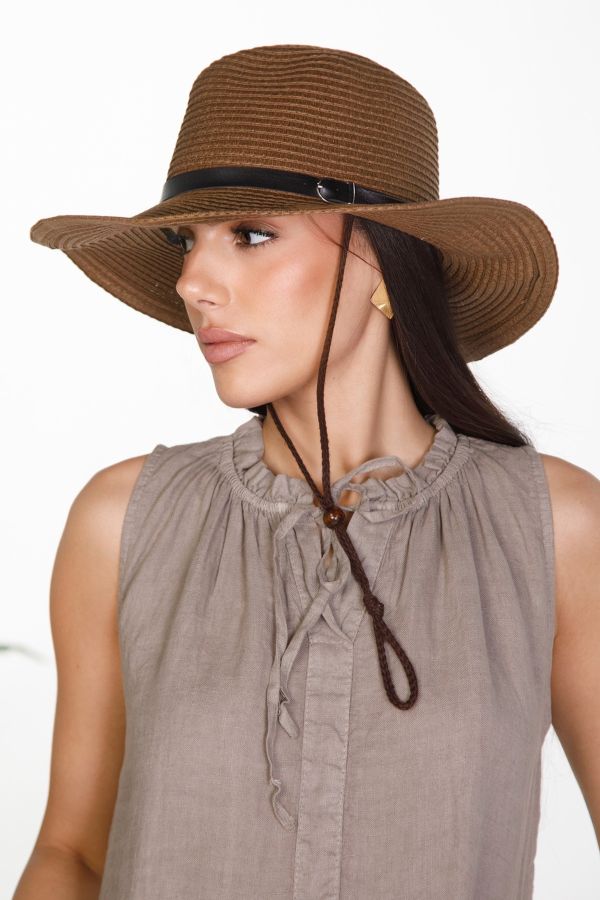 Straw hat with slim belt