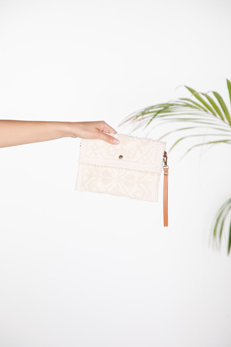 Υφαντό clutch με γεωμετρικό μοτίβο
