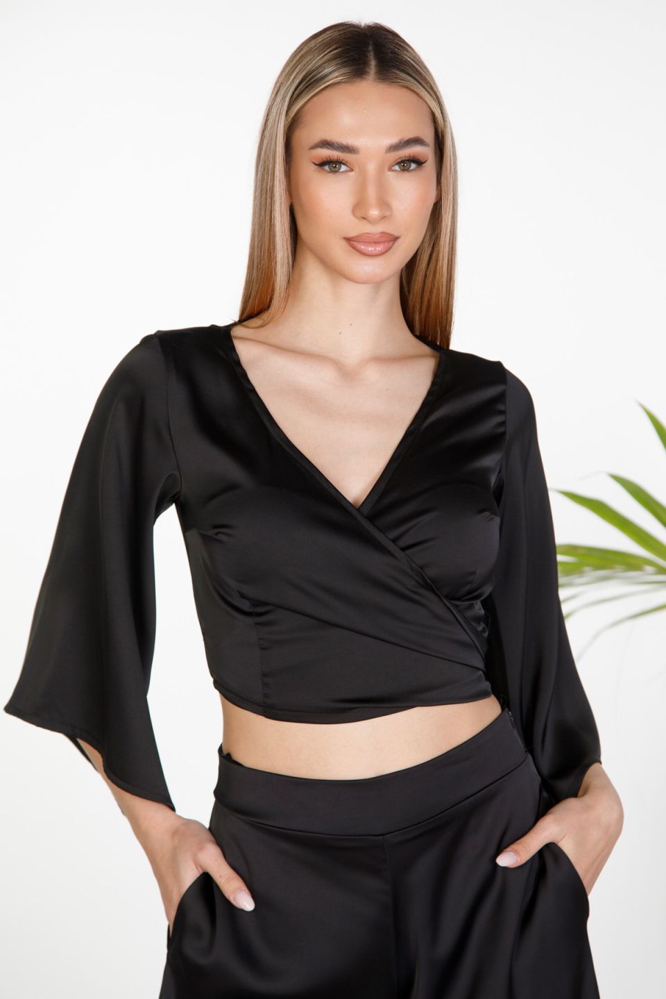 Κρουαζέ σατέν crop top