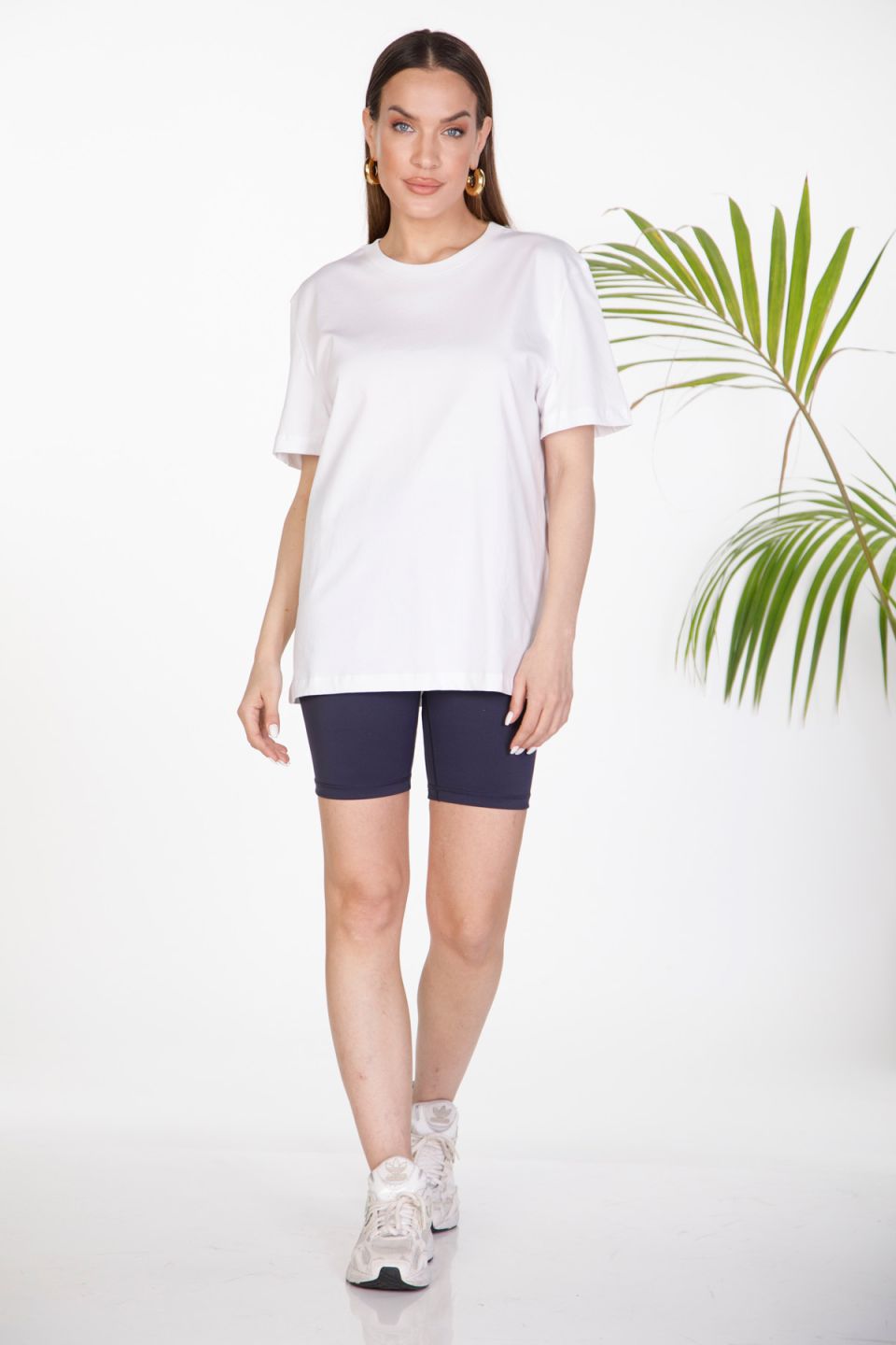 Basic t-shirt με στρογγυλή λαιμόκοψη