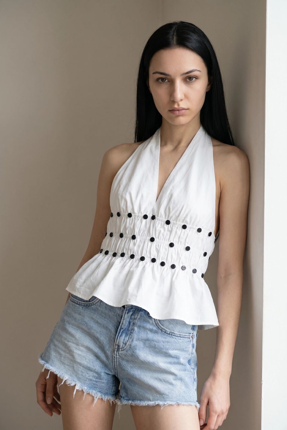 Crop top με δέσιμο στο λαιμό και λουλούδια