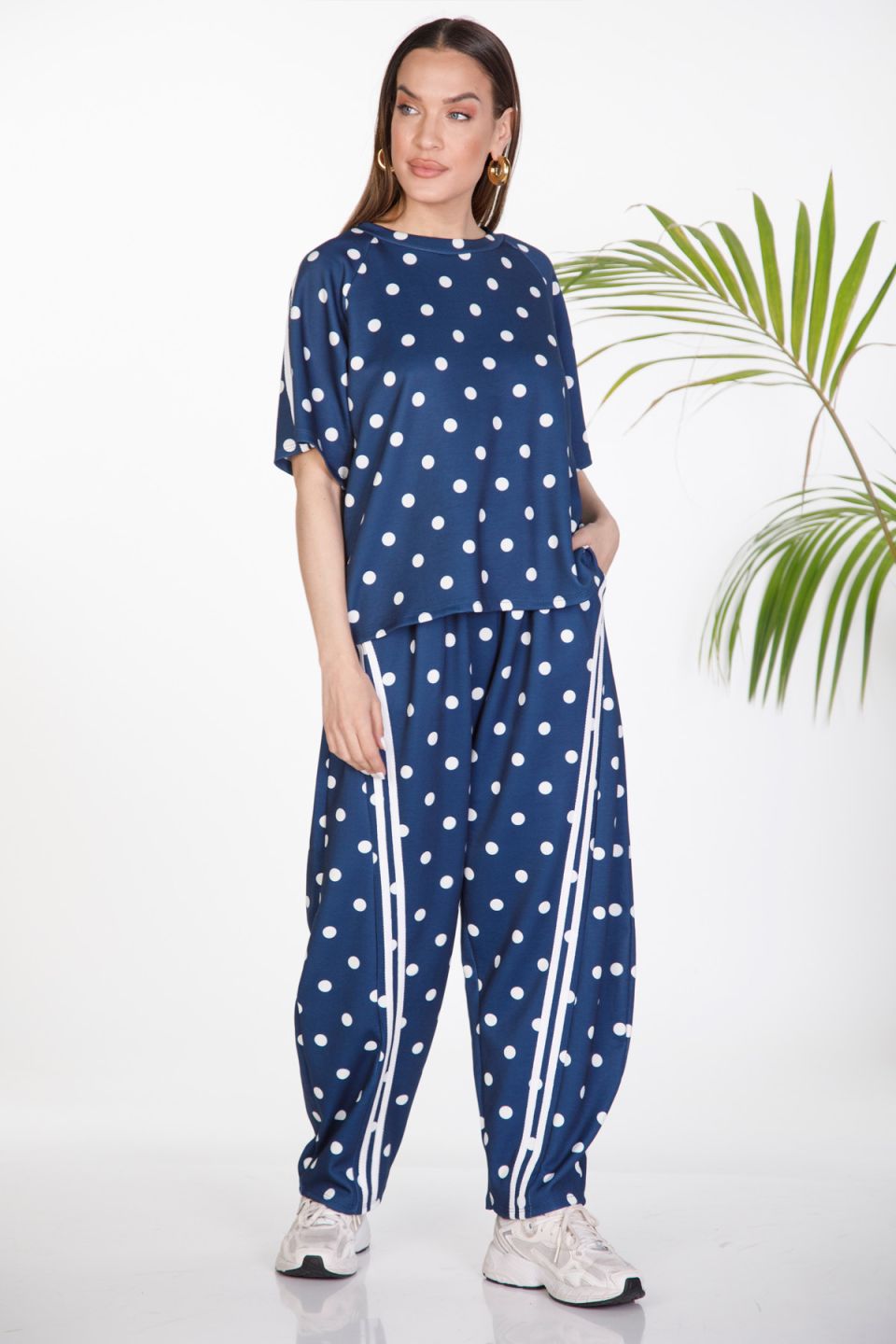 Polka dot t-shirt and trousers set with stripes